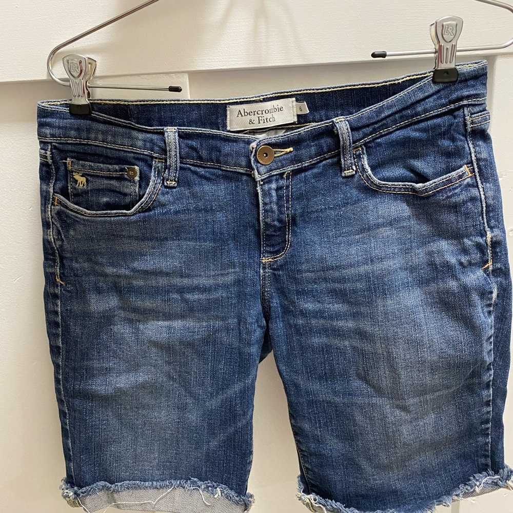 Abercrombie & Fitch Bermuda cuffed denim low rise